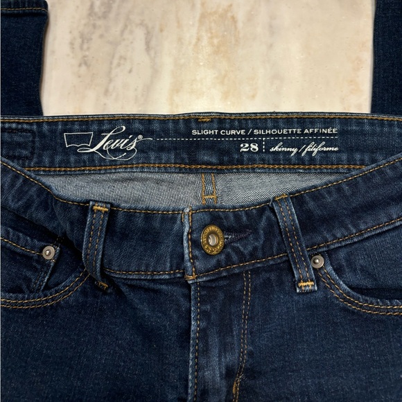 Levi’s Dark Wash Slight Curve Skinny Jeans. Size 28W x 34L. - Picture 3 of 4